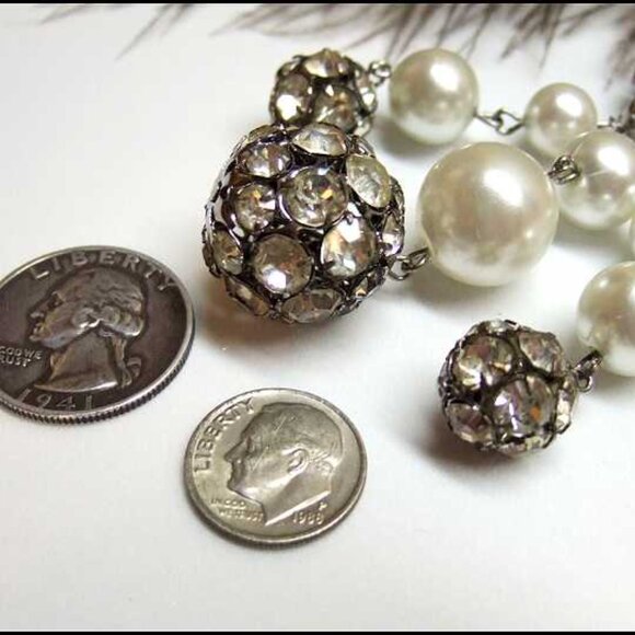 1950s Hattie Carnegie Chandelier Crystal Orb Vintage Crown Pearl Brooch - Picture 6 of 8